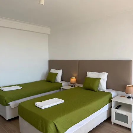 Alfazema Sunset House Bed and breakfast